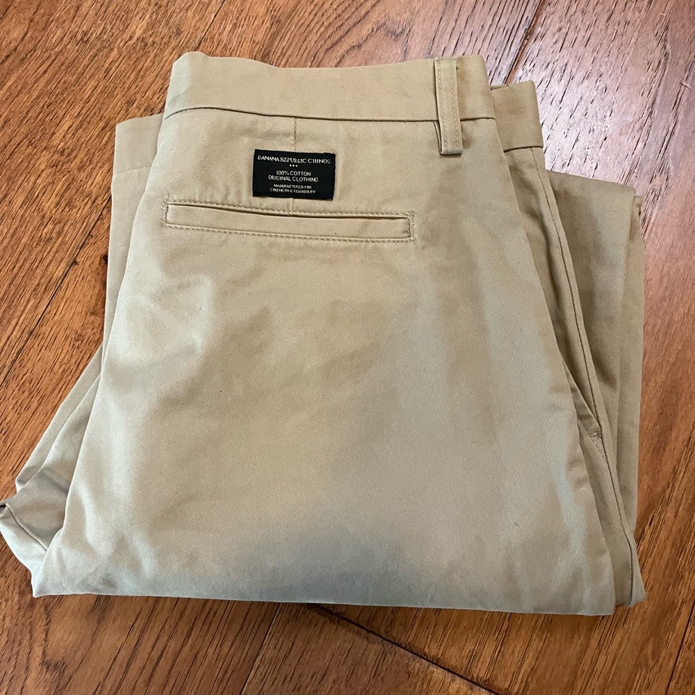 Urban Republic Men's bootcut Khaki Chinos